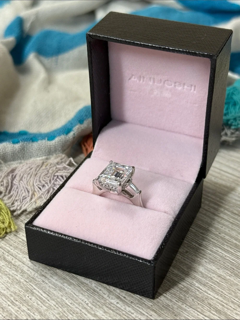 NWT Ainuoshi Emerald Cut Moissanite Three Stone Ring